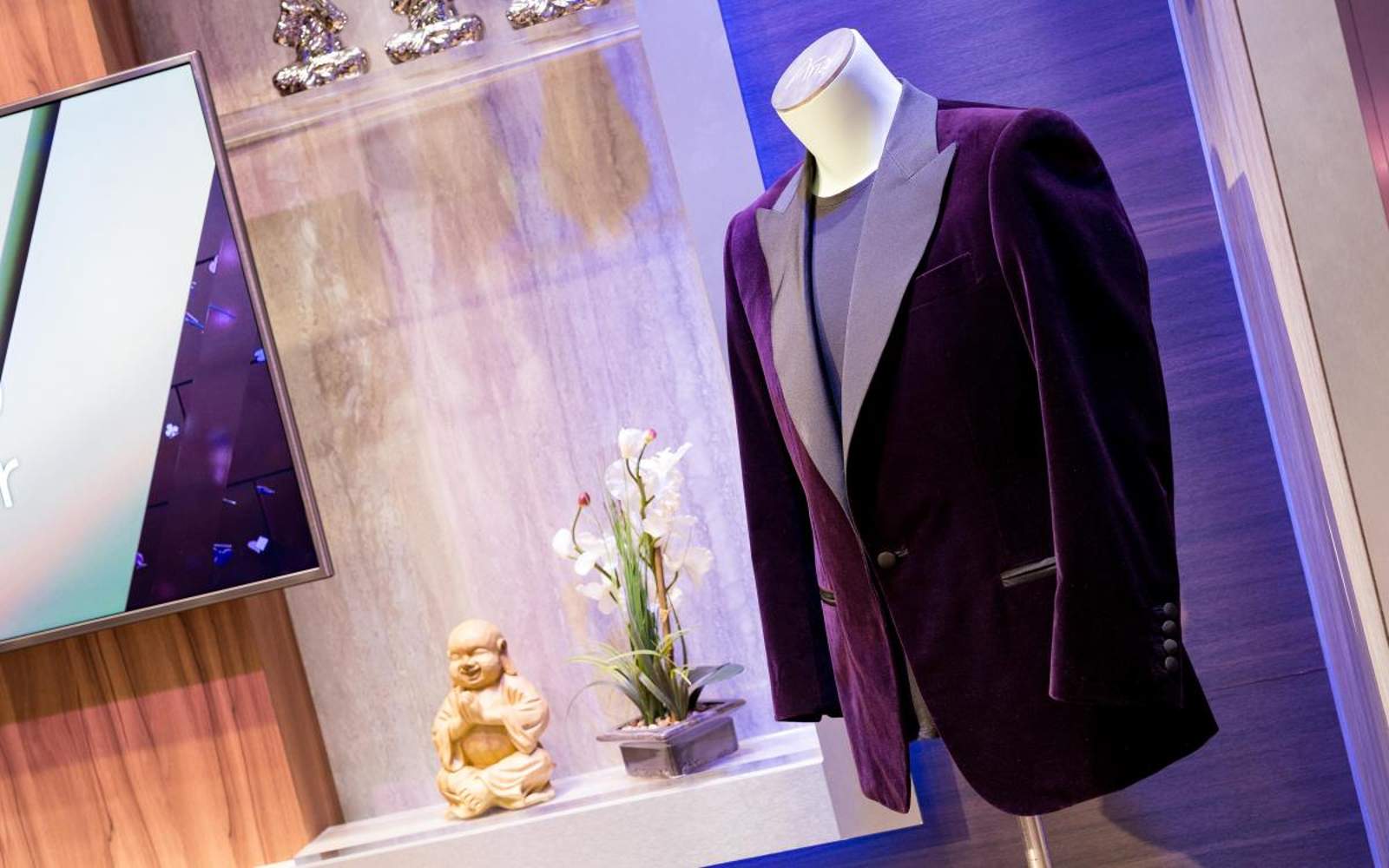 Photo Masters: Final Purple Jacket Push