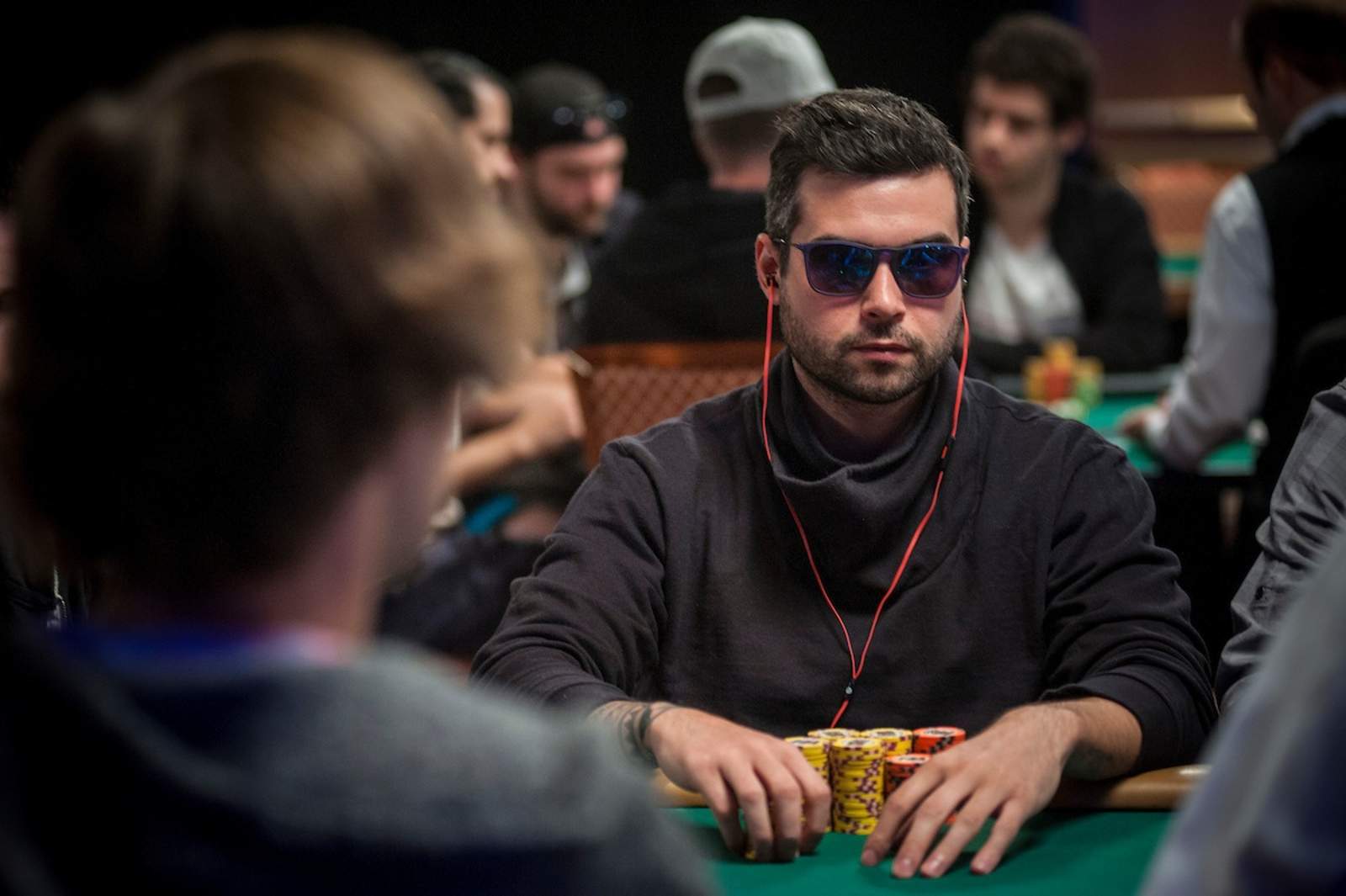 Seven Former Main Event Champs Play with 2,164 Entrant Field