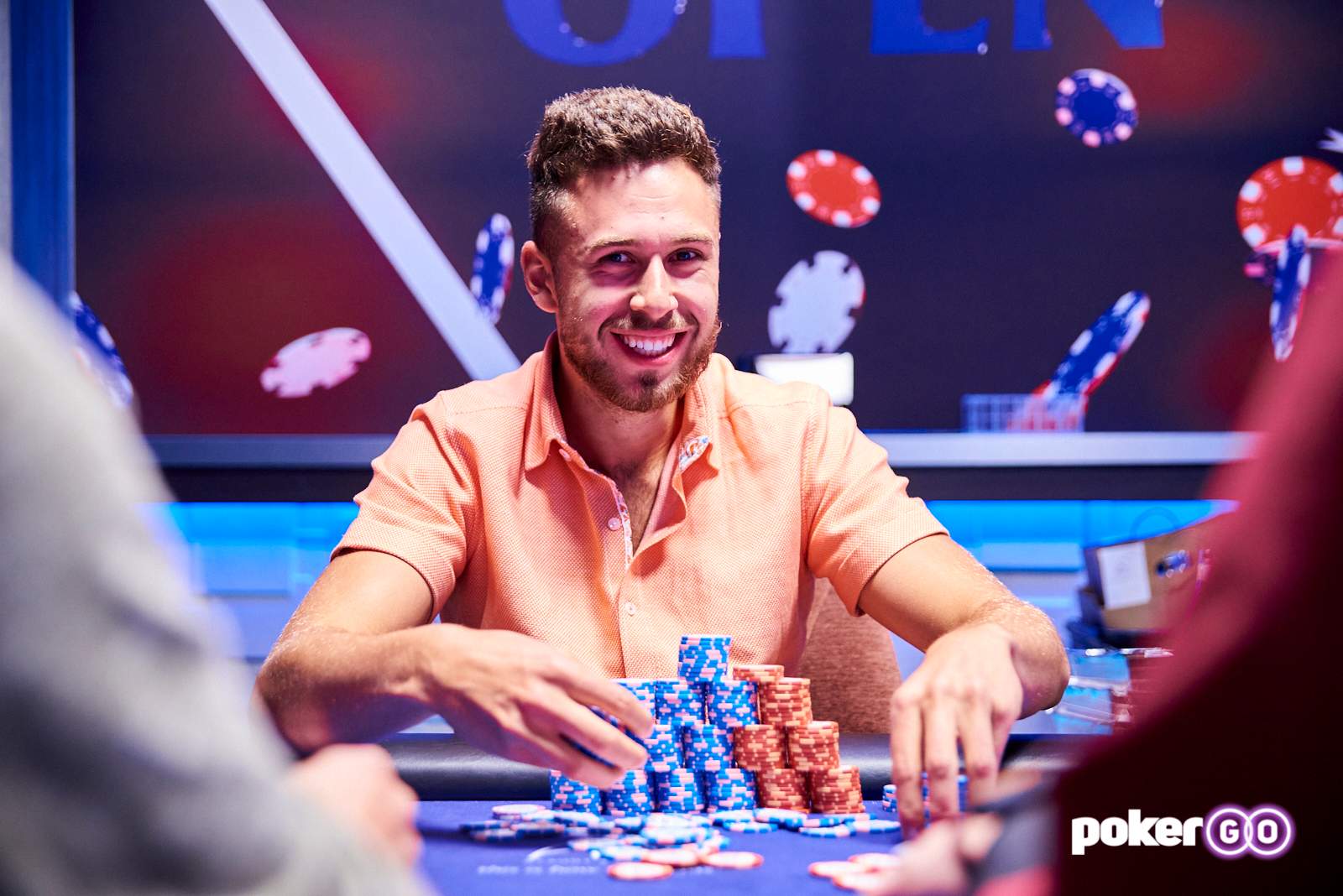 Sean Perry leads the final six players of Event #4 $10,000 Big Bet Mix