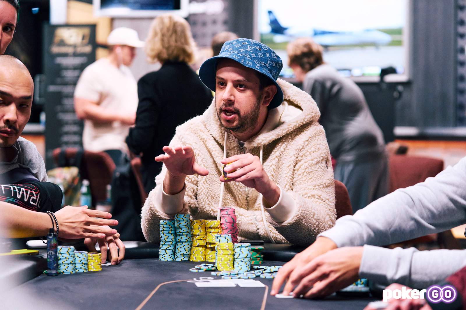 Jared Bleznick Leads After Day 1 of Super High Roller Bowl: Pot-Limit Omaha